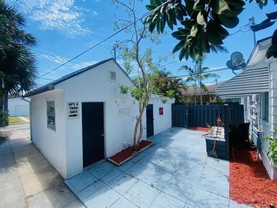 Steps To Beach & Downtown! Cozy Beach Bungalow #1 Appartement Lake Worth Beach Buitenkant foto